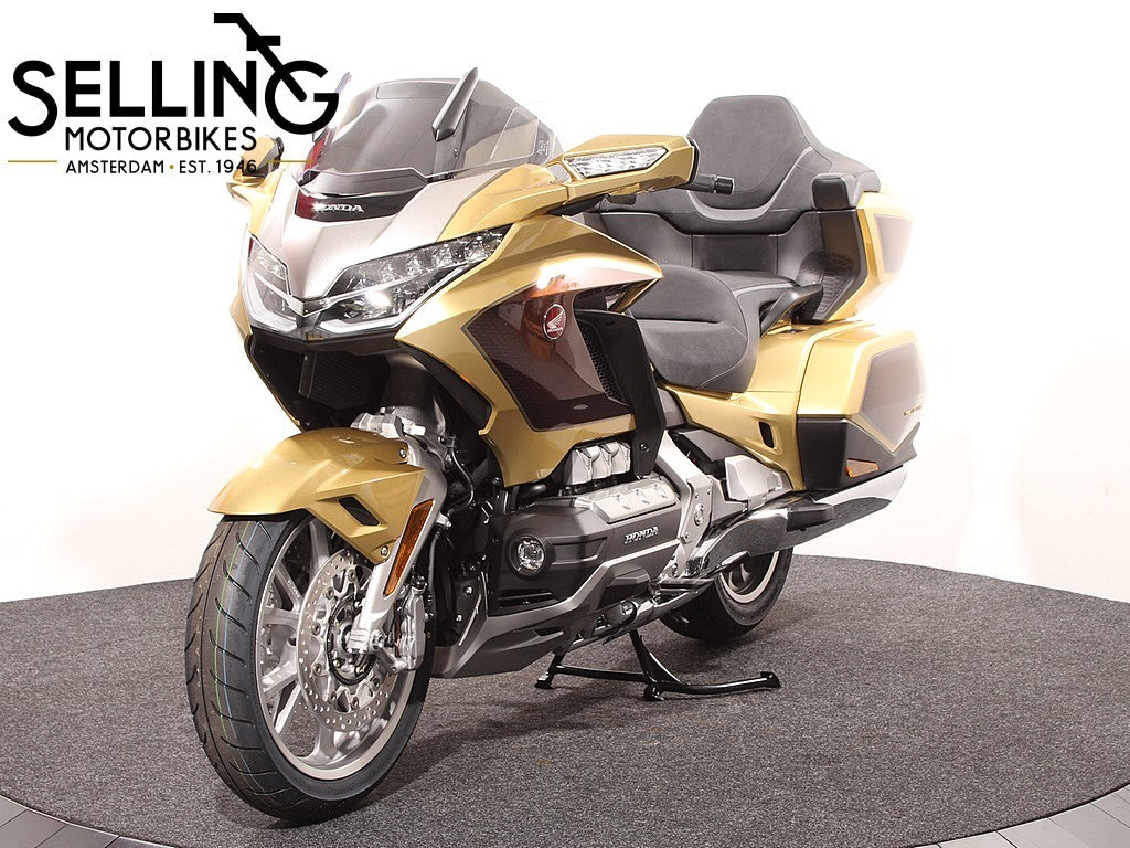 GL 1800 TOUR DELUXE