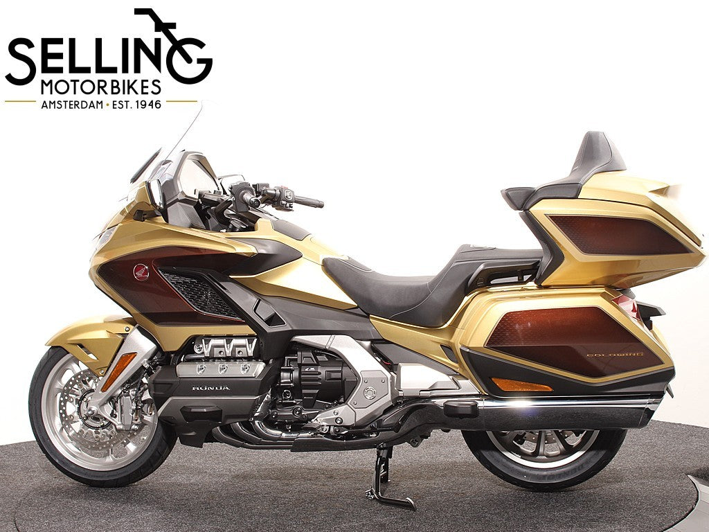 GL 1800 TOUR DELUXE