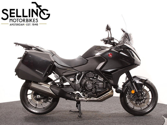 NT 1100 DCT NHC52 Gunmetal Black Metallic