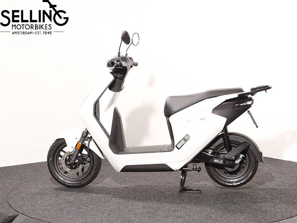 EM1 e
