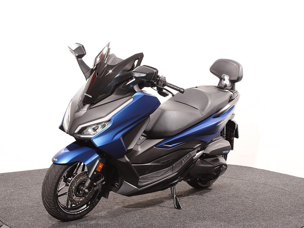 NSS 350 Forza PB397 Mat Pearl Pacific Blue
