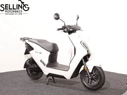 EM1 e