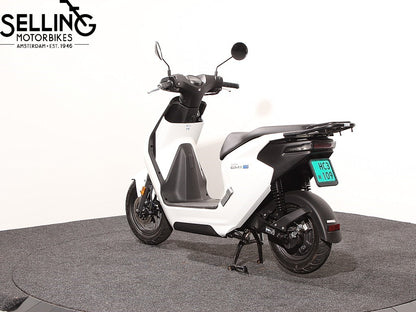 EM1 e