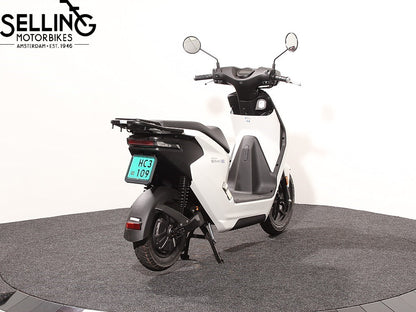 EM1 e
