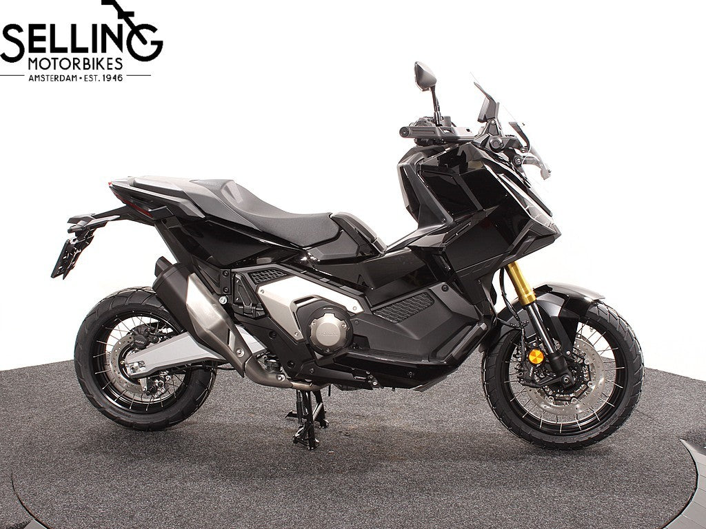 X-ADV 750 Graphite Black