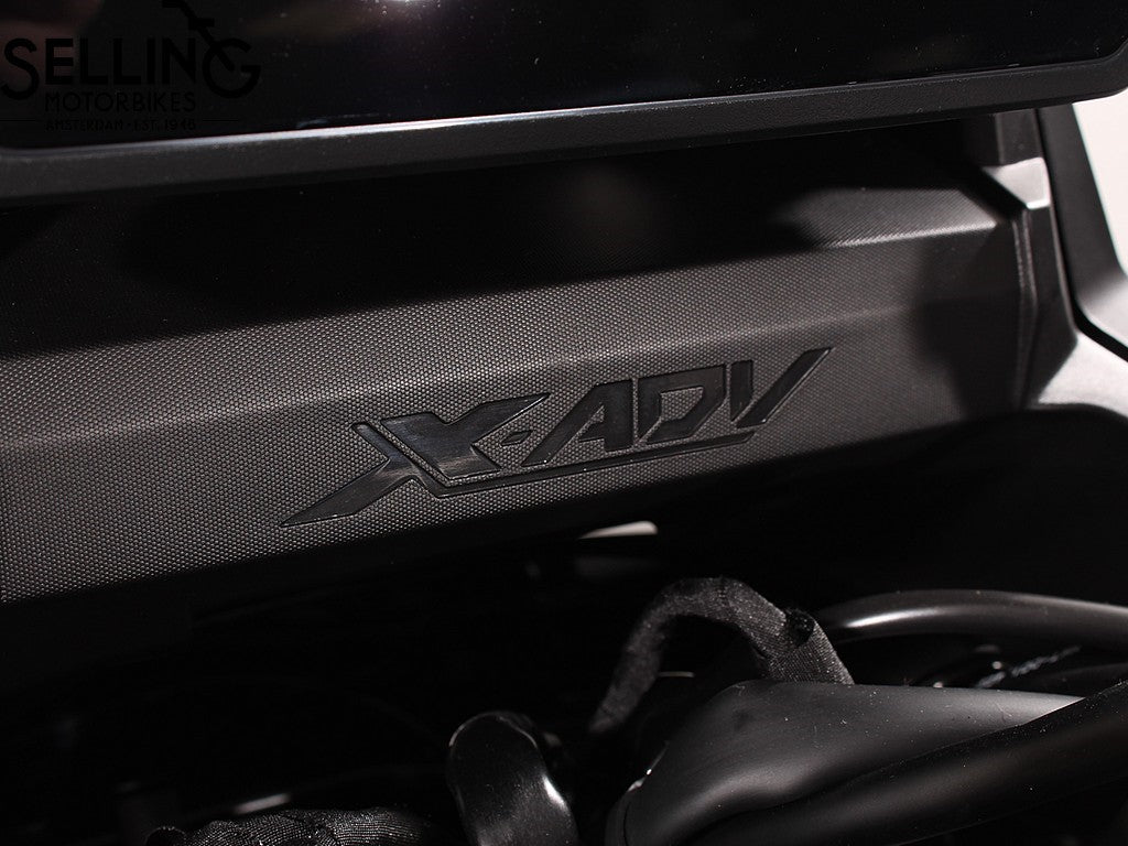 X-ADV 750 Graphite Black