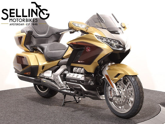 GL 1800 TOUR DELUXE Gold