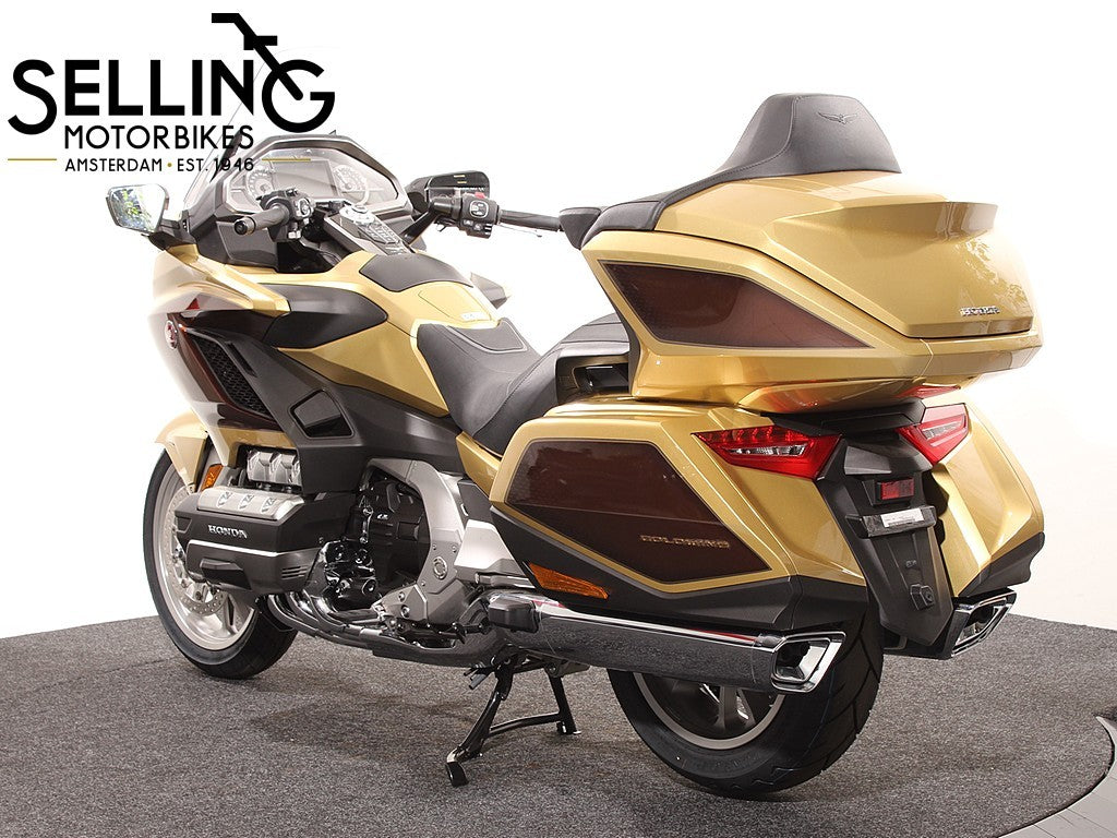 GL 1800 TOUR DELUXE