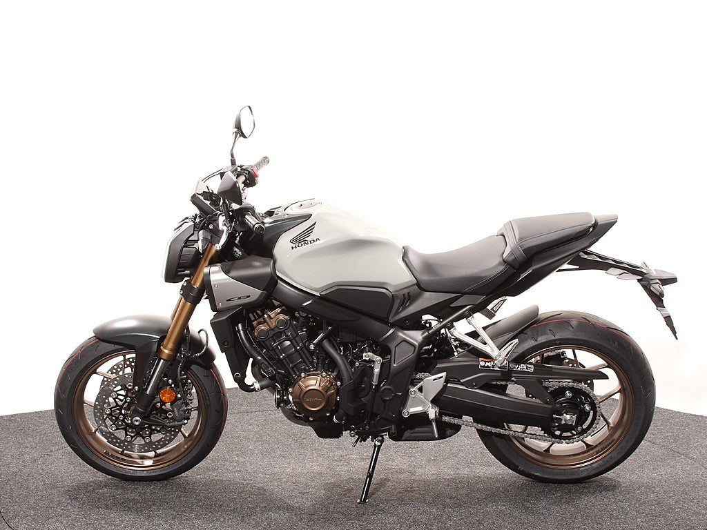 CB 650 RC Pearl Smoky Gray