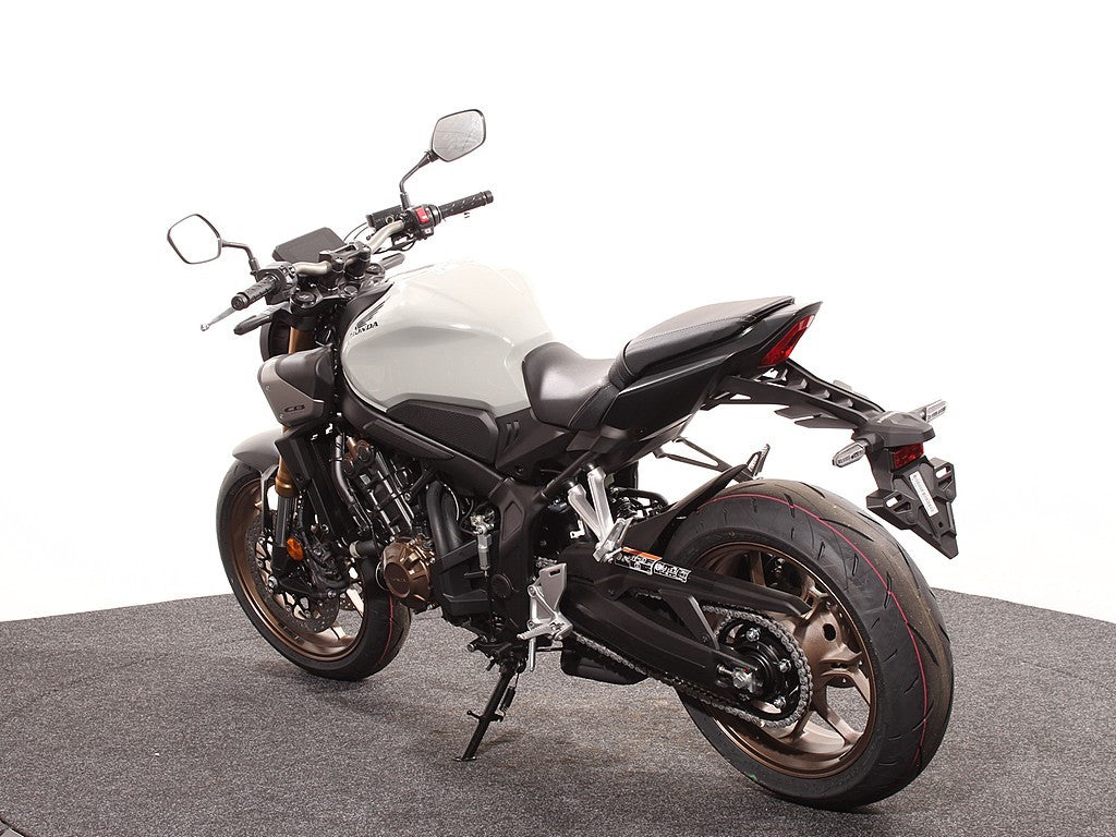 CB 650 RC Pearl Smoky Gray