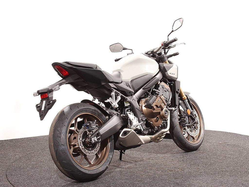 CB 650 RC Pearl Smoky Gray