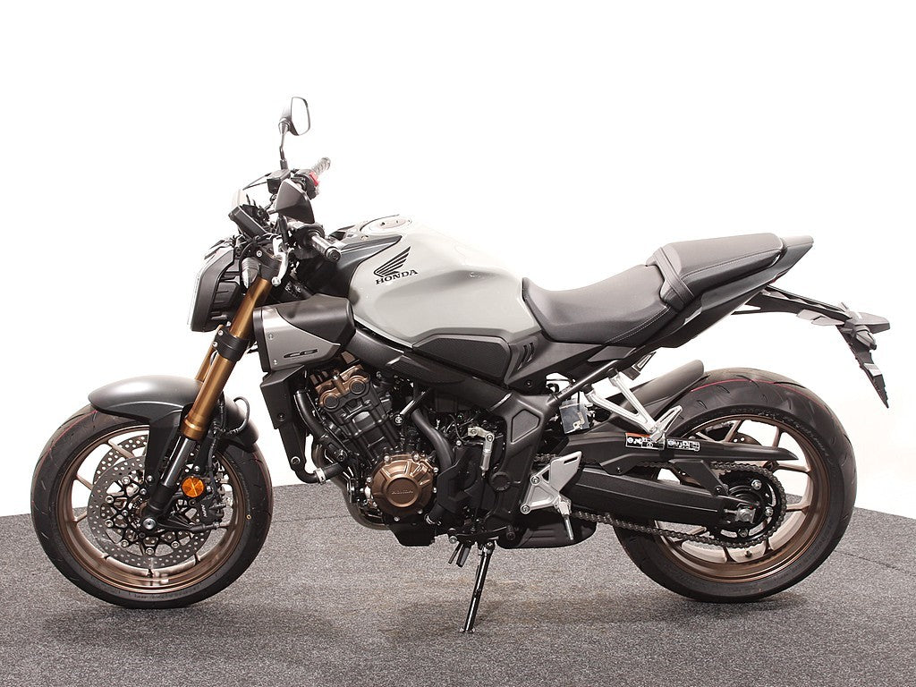 CB 650 RC Pearl Smoky Gray