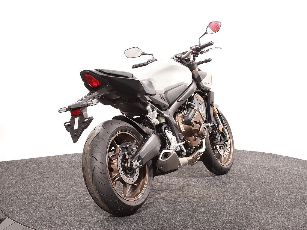 CB 650 RC Pearl Smoky Gray